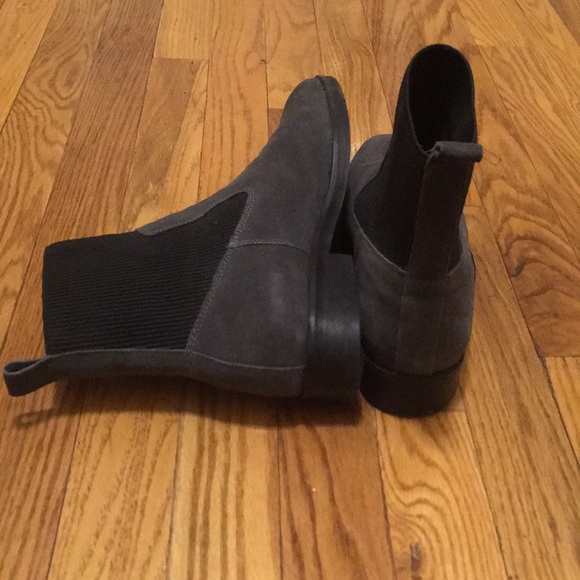 Topshop Grey suede Chelsea boots. - Picture 3 of 4